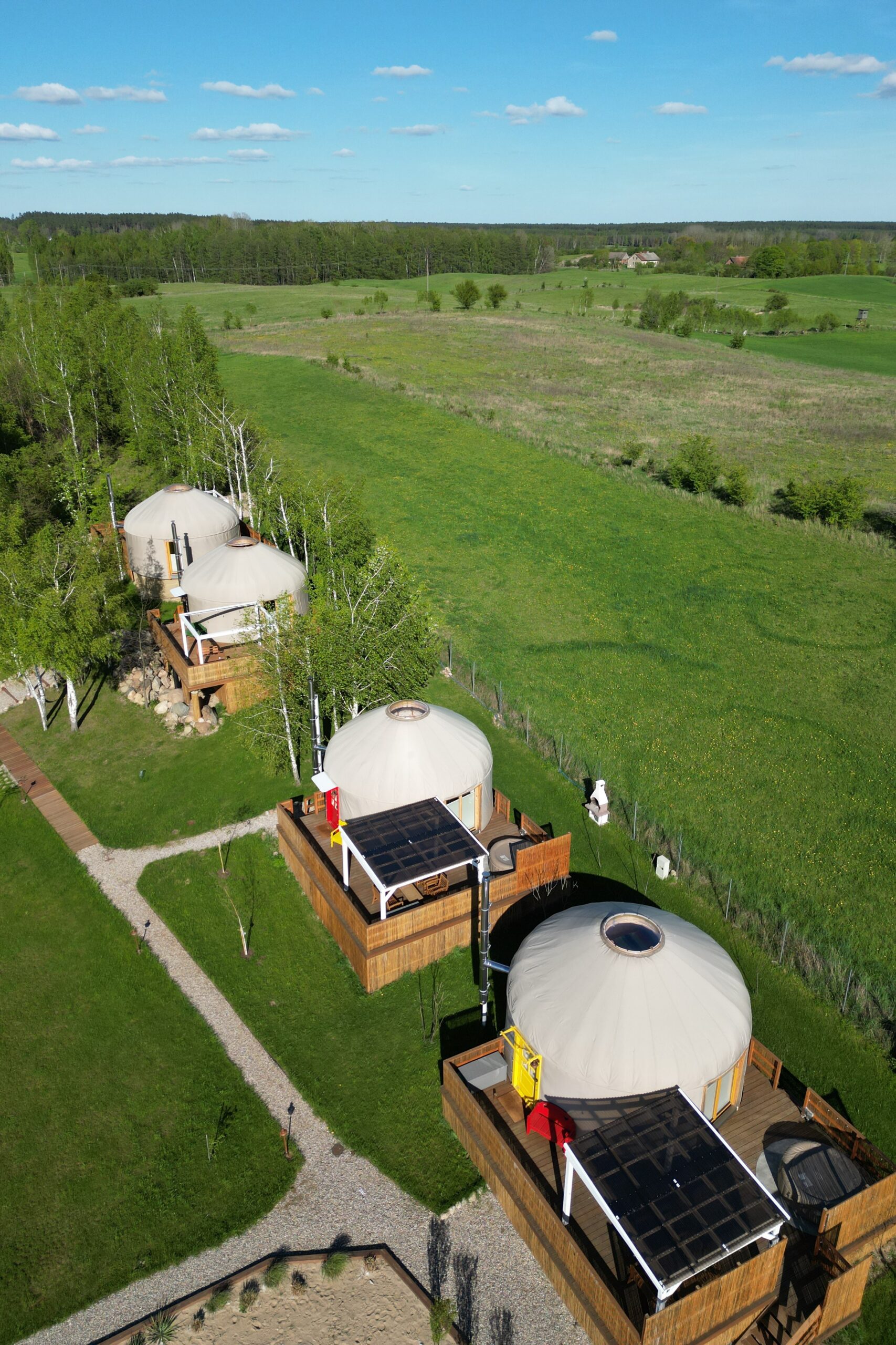 Zapomnij o hotelach! Poznaj 7 powodów, dla których glamping na Mazurach to najlepszy wybór